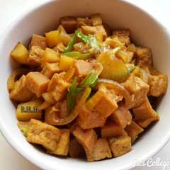 รูปของ Pork luncheon meat+kentang+tahu masak kecap