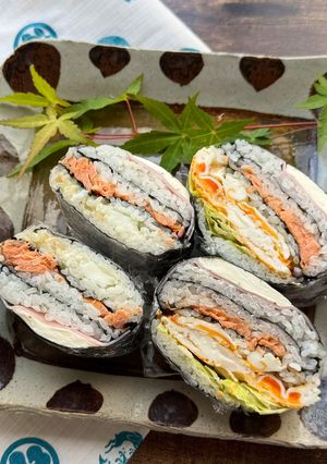 A picture of Japanese Rice Sandwich (Onigirazu).