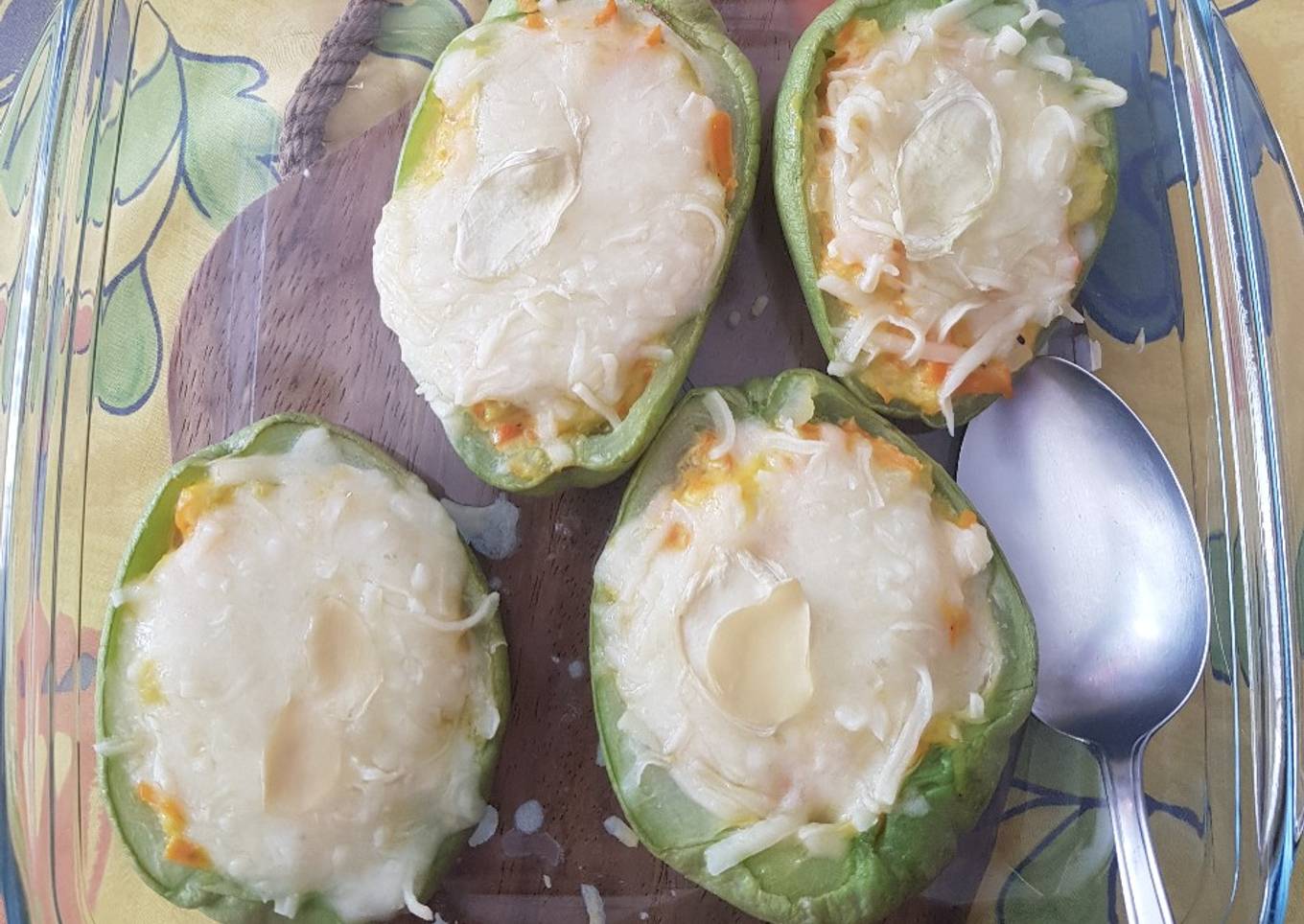 Chayotes rellenos de zanahoria