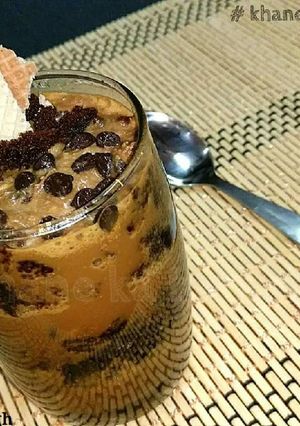 A picture of Frozen Chocolate Custard With Brownie.