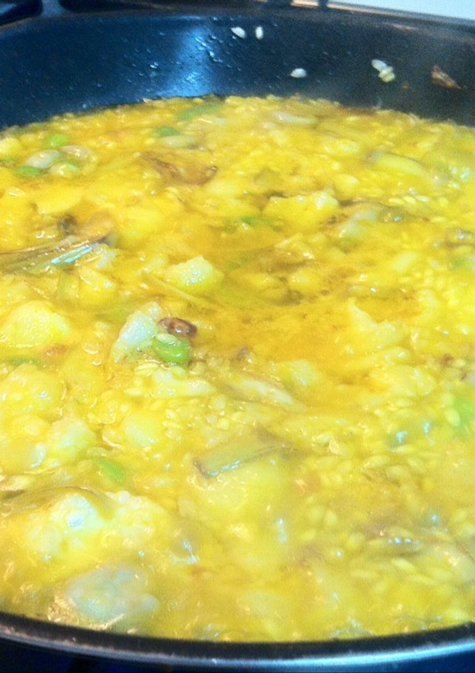 Una foto de Paella de verduras