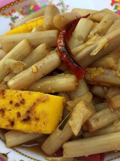 รูปของ ผัดไหลบัวเต้าหู้เหลือง (มังสวิรัติ)