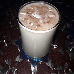Apple & banana milk shake A picture of Apple & banana milk shake.