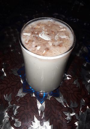 A picture of Apple & banana milk shake.