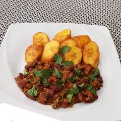 A picture of Spicy Beans/ fried plaintains.