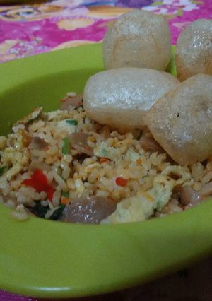 Foto resep Nasi Goreng Telur, Bakso, Sosis, Daging Ayam & Sawi