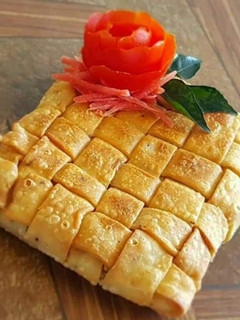A picture of Cheese Chilli Chattai Samosa.