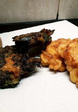 Una foto de Torrejitas de acelga y de fideos