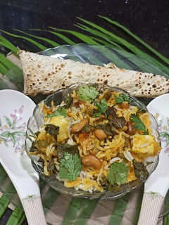 દમ બિરયાની (Dum Biryani Recipe In Gujarati) રેસીપી મુખ્ય ફોટો