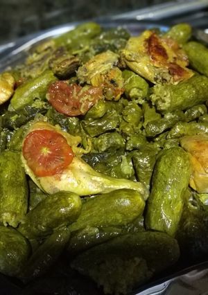 صورة لوصفة ورق عنب مع كوسا ودجاج