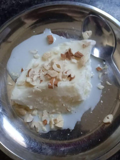 दूध की क़ुल्फ़ी (Doodh ki kulfi recipe in Hindi) रेसिपी मुख्य फोटो