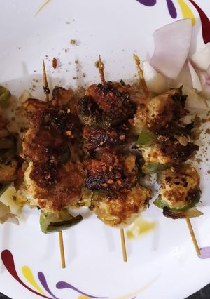 A picture of Methi chicken tikka kabab.