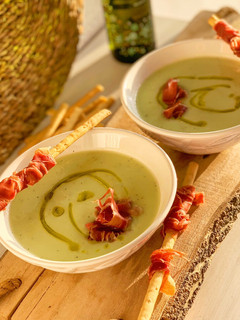 Una foto de Sopa fría de melón de galia🍈