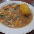 Sopa de verduras con fideos