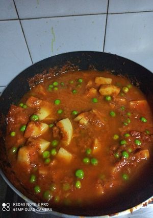 A picture of Aloo Matar Curry.