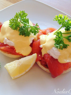 Una foto de Huevos royalties!! 🍳🥯 Eggs Royale (o benedictinos)