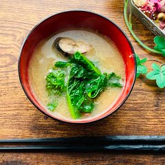 A picture of Mackerel and Rape Blossom Miso soup.