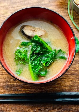 A picture of Mackerel and Rape Blossom Miso soup.