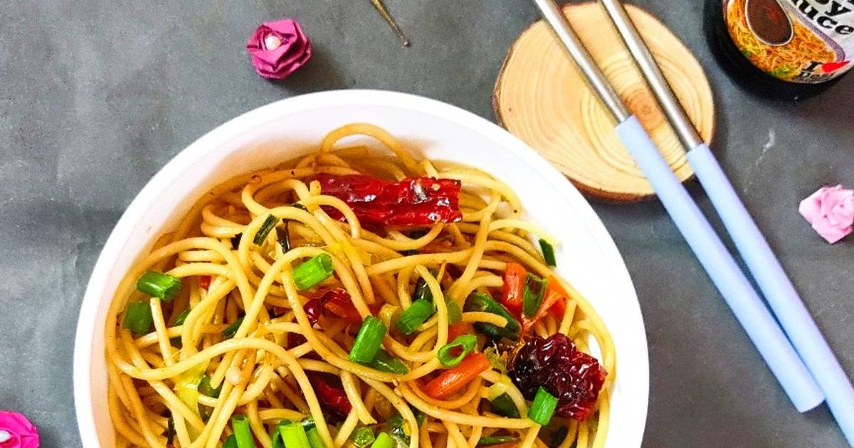 Hakka Noodles Recipe By Suchitra S Radhika S Cookpad Hakka Noodles Recipe By Suchitra S Radhika S Cookpad