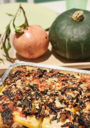 Foto di Lasagna vegetariana di polenta, cavolo nero e pomodoro