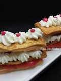 Milhojas de hojaldre con crema de fresa y nata