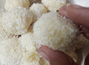 صورة لوصفة كرات جوز هند🥥