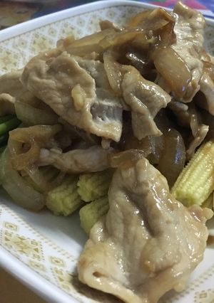 รูปของ หมูสไลด์ ผัดน้ำมันหอย