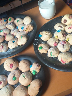Una foto de Galletas de mantequilla con lacasitos