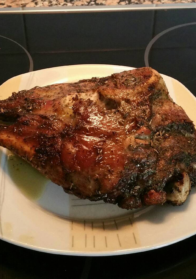 Una foto de Cabeza de cordero al horno