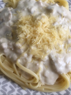 Una foto de PASTA CON POLLO Y CHAMPIÑONES 🍝