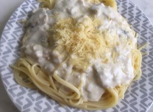 Una foto de PASTA CON POLLO Y CHAMPIÑONES 🍝