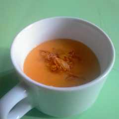 A picture of Sup wortel tomat ayam MPASI bayi 7 bulan.