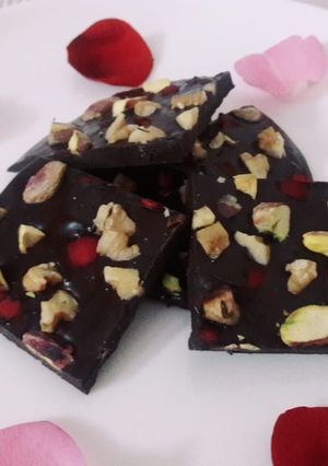 A picture of Dark Chocolate Bark.