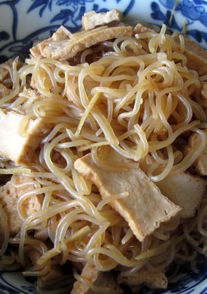 A picture of Shirataki & Atsu-age (Deep Fried Tofu).