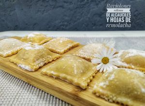 Una foto de Raviolones rellenos de alcauciles y hojas de remolacha