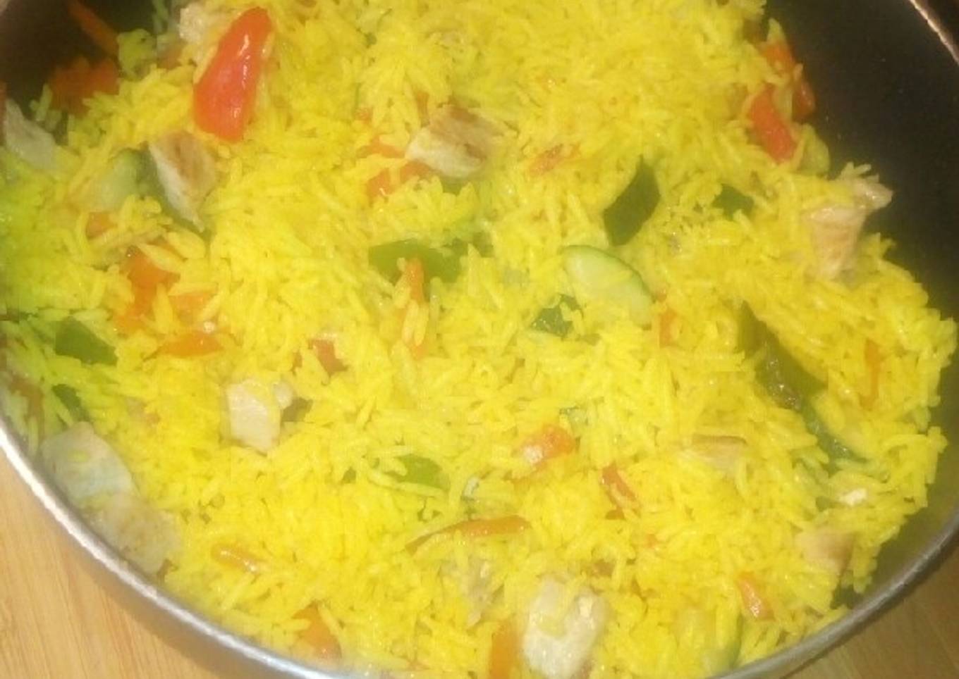 Pollo con verduras y arroz basmati