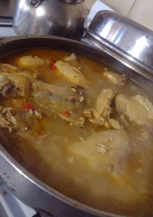 Una foto de Arroz con azafrán y pollo