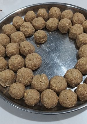 બાળકો માટે હેલ્ધી લાડુડી રેસીપી મુખ્ય ફોટો