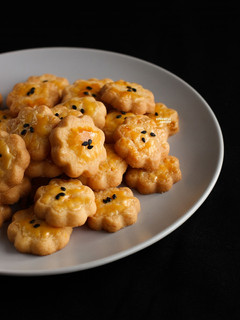 A picture of Salted Egg Yolk Cookies.