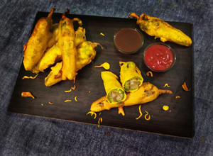 A picture of Rajasthani Mirchi Vada.