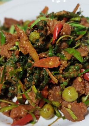 รูปของ ผัดเผ็ดเนื้อ ใบยี่หร่า
