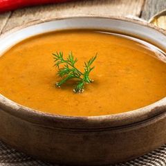 A picture of Mulligatawny soup.