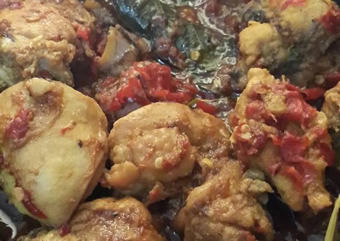 Langkah Mudah untuk Menyiapkan Ayam bumbu rujak, Lezat