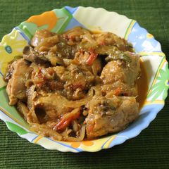 A picture of Traditional Muslim Chicken Curry.