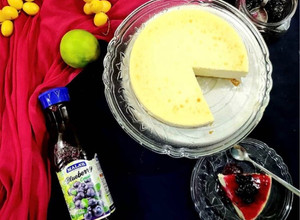 A picture of NEW YORK STYLE CHEESECAKE | BAKED | EGGLESS.