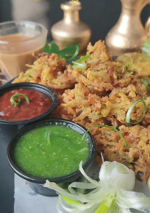 A picture of Crispy Onion fritters.