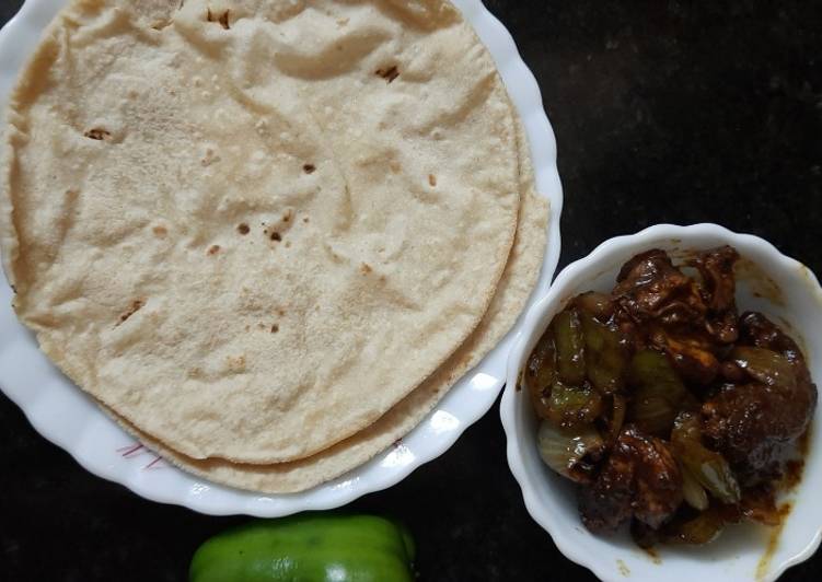 Chilli chicken with plan roti