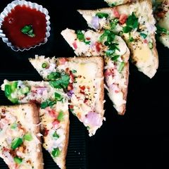 A picture of Mix veg Cheese garlic bread.