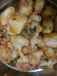 जीरा आलू(jeera aloo recipe in hindi) रेसिपी मुख्य फोटो