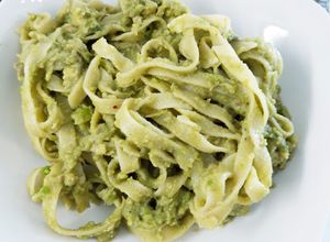 Foto di Tagliatelle avocado lime e menta